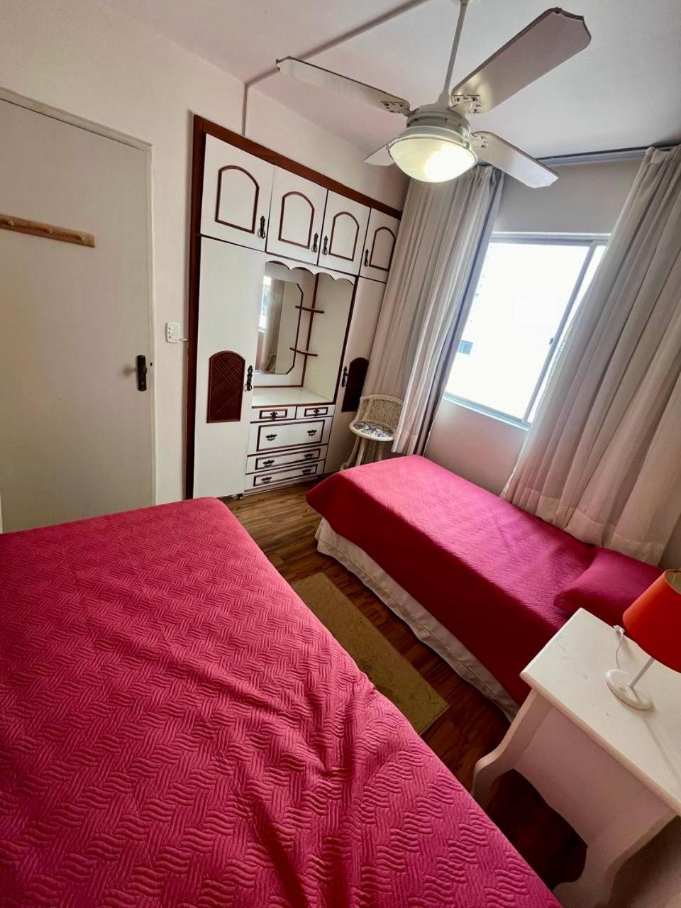 A Poucos Mts Da De Bc, Com Ar-condicionado Apartamento *
